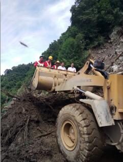 抗洪搶險(xiǎn)，交通實(shí)業(yè)人在行動(dòng)